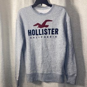 Hollister, EUC mens gray logo crewneck sweater. Size XS